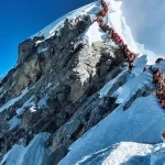 सगरमाथा आरोहणका लागि १७ महिला सहित ६० पुरुषले लिए अनुमति ।