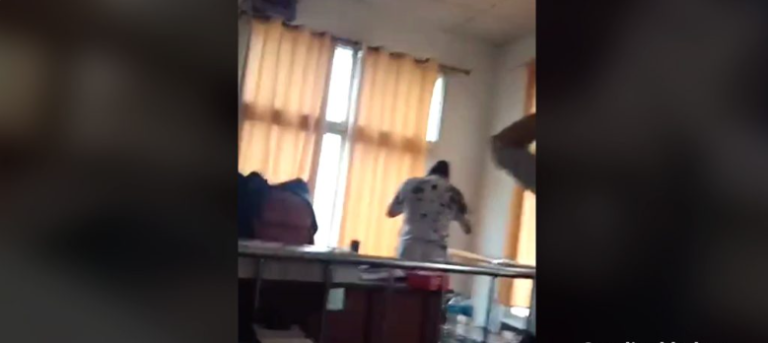 इटा भट्टामा जिउँदै मान्छे जलाउने आलमलाई सफाइ दिने न्यायाधीशमाथि मोसो प्रहार
