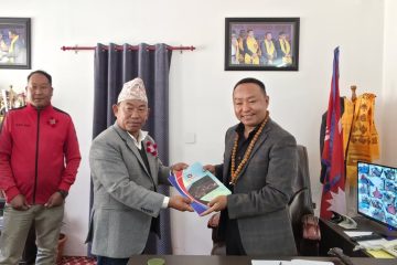 रामप्रसादराई गाउँपालिका नेतृत्वको शैक्षिक अध्ययन टोली थुलुङ दुधकोशीमा अवलोकन भ्रमण